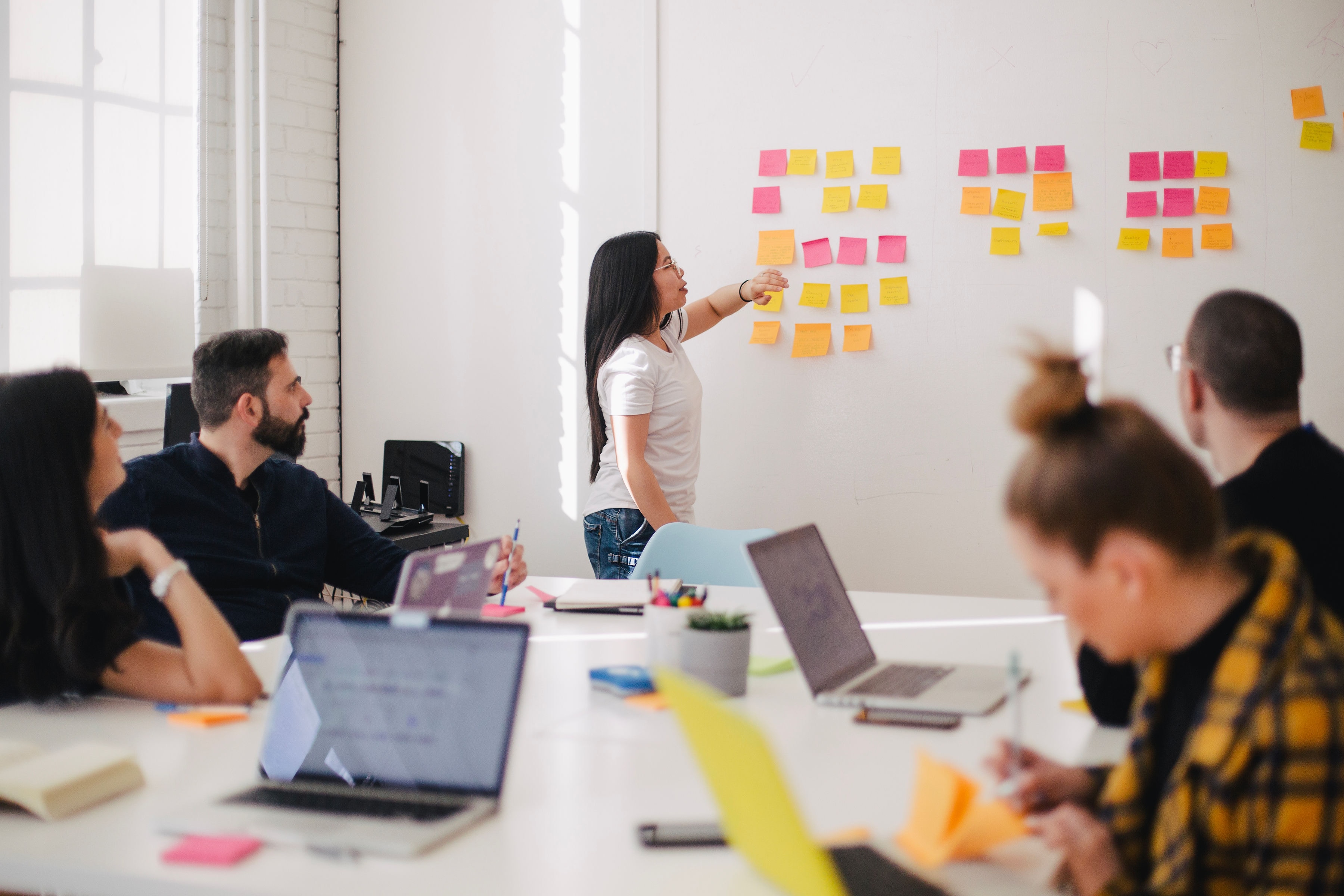 Equipo de trabajo en reunión